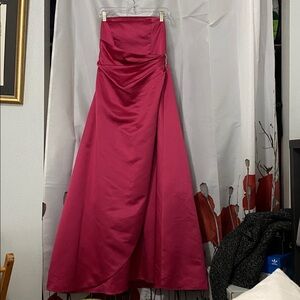 DAVIDS BRIDAL berry strapless maxi formal dress sz 8